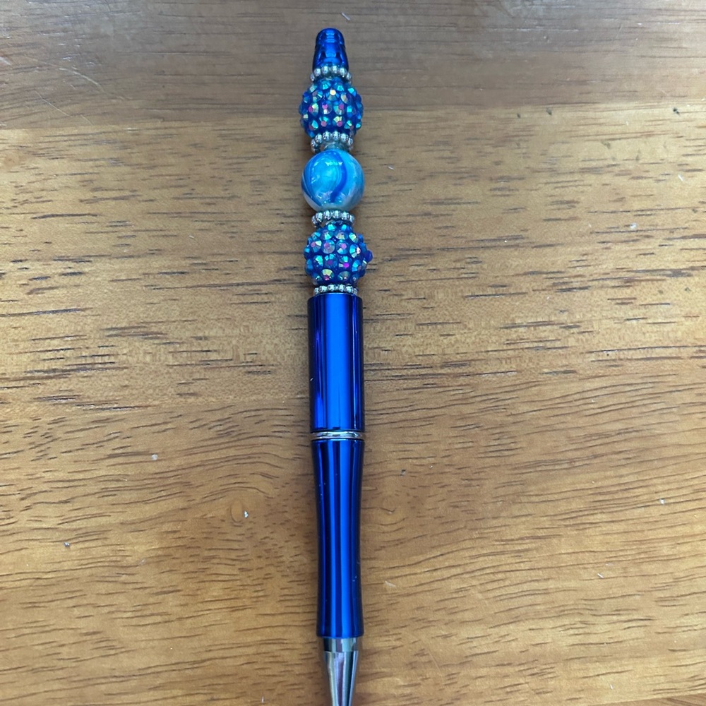 Custom Beaded pens plus 3 refills - Picture 3 of 5